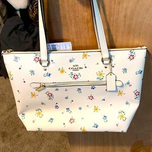 NWT Coach tote